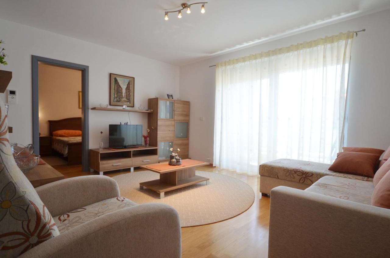 Apartment Emma 로비니 외부 사진
