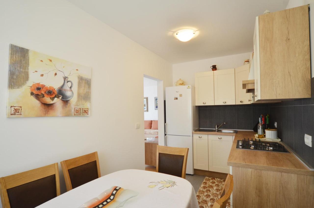 Apartment Emma 로비니 외부 사진
