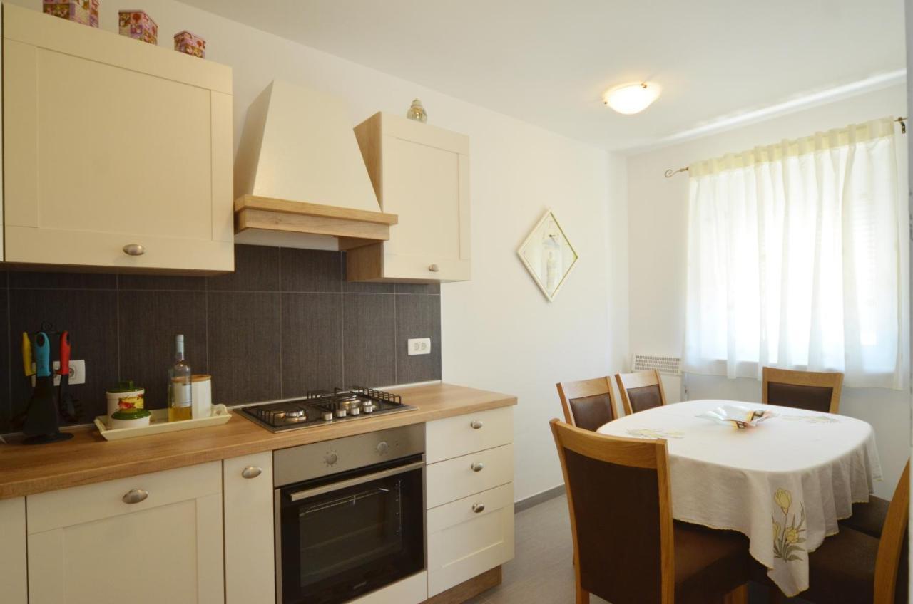 Apartment Emma 로비니 외부 사진