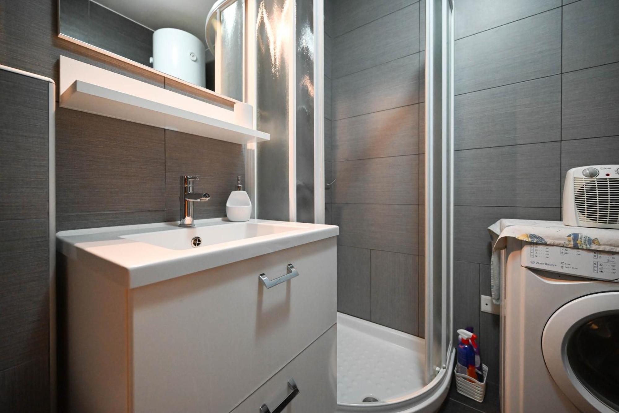 Apartment Emma 로비니 외부 사진